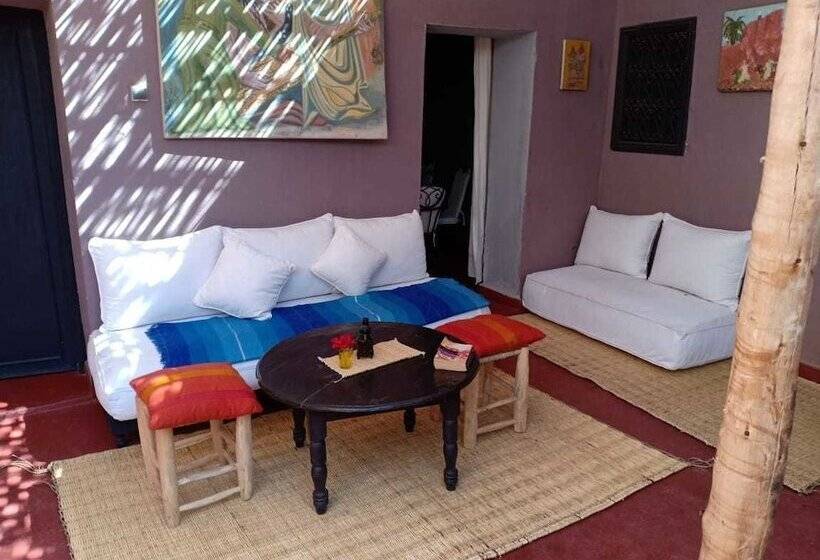 تختخواب و صبحانه Dar Tadout