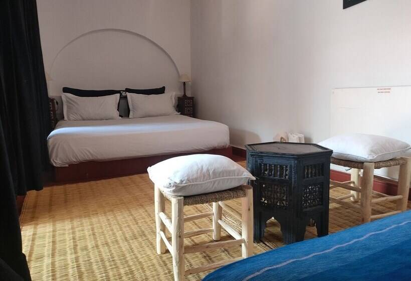 تختخواب و صبحانه Dar Tadout