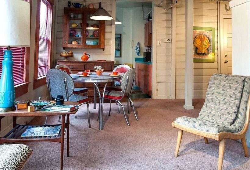 ベッドアンドブレックファースト Swan Levine House