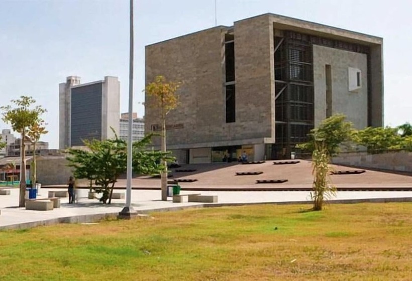 Casa La Vieja Guardia   Hostel