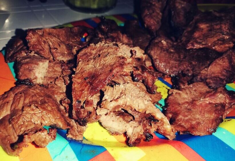 Casa La Vieja Guardia   Hostel