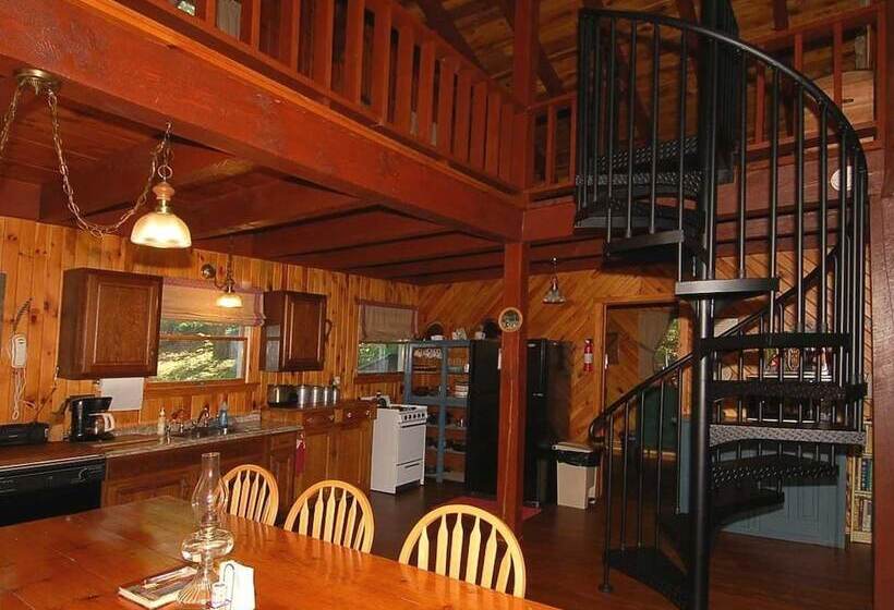 Cedarwood Lodge