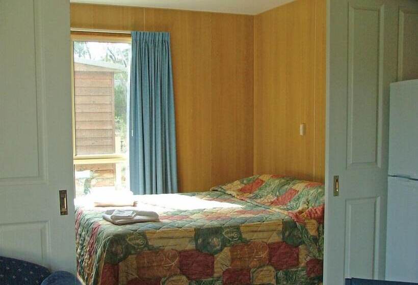 Hobart Bush Cabins