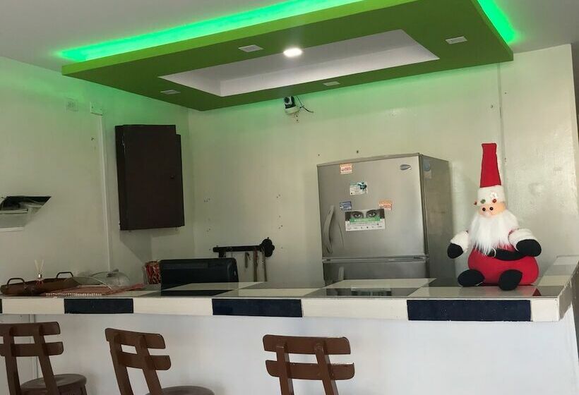 בית מלון כפרי Costa Caribe Inn