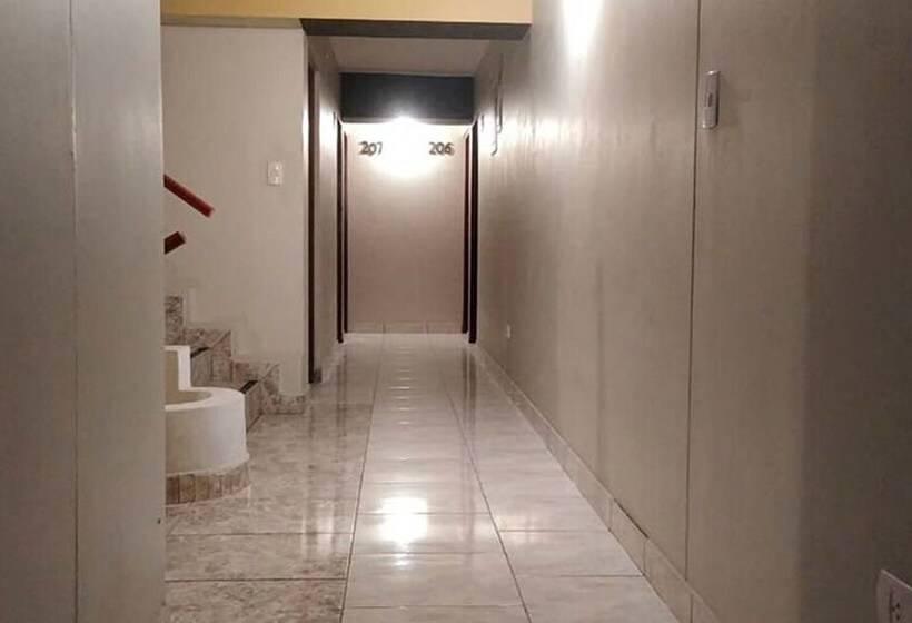 בית מלון כפרי El Valle De Churin