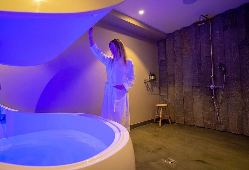 هتل Eleven Deplar Farm