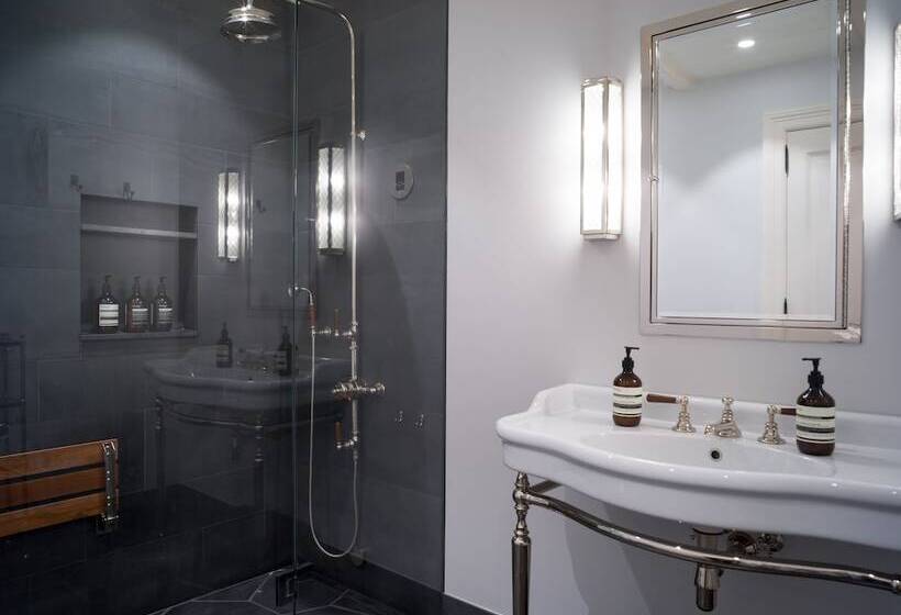 هتل Eleven Deplar Farm