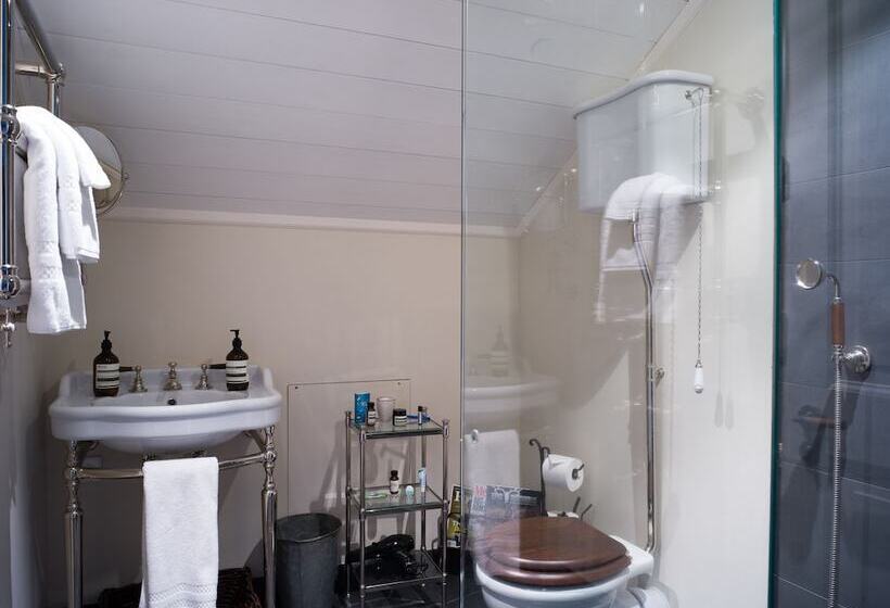 هتل Eleven Deplar Farm