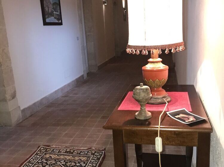 Отель Eremo Madonna Delle Grazie