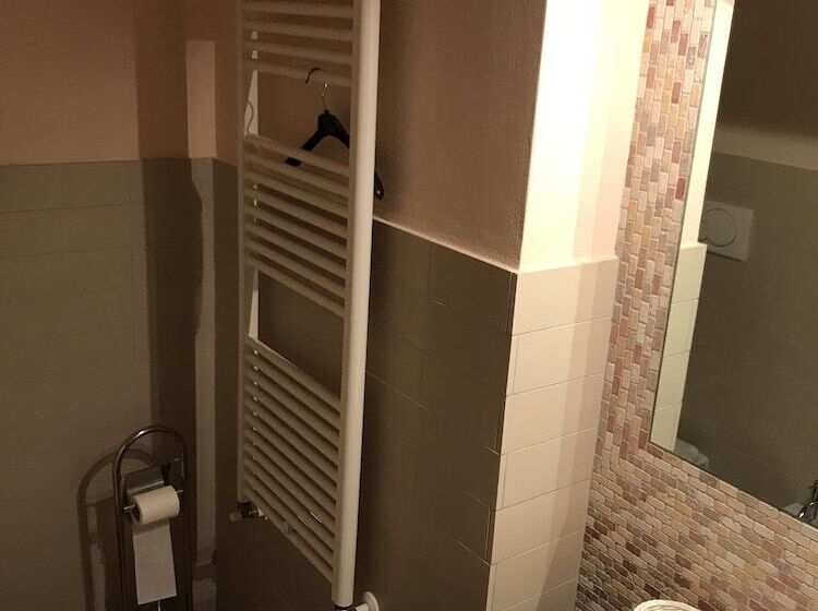 Отель Eremo Madonna Delle Grazie