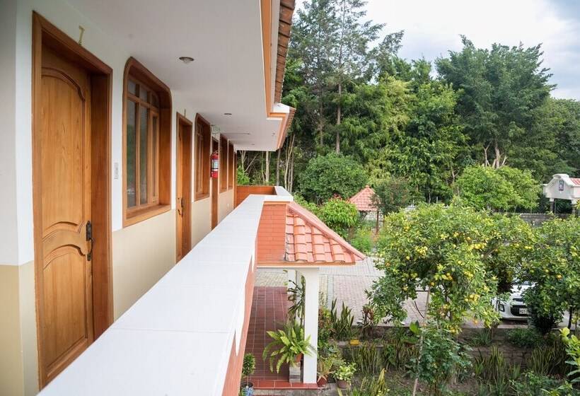 Отель Garden House