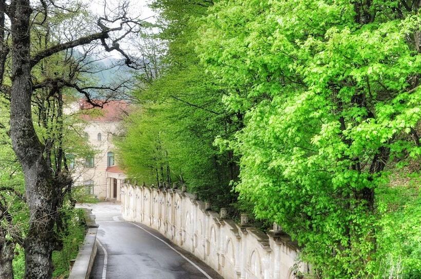 هتل Goy Gol Lake Resort