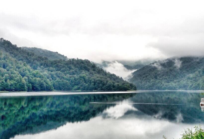 هتل Goy Gol Lake Resort