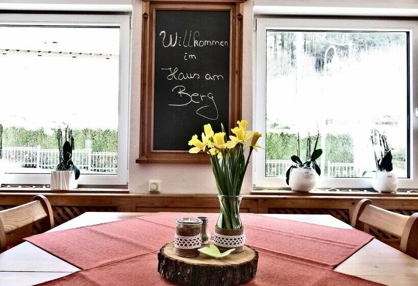 Отель Haus Am Berg