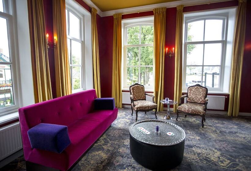 هتل In T Holt 1654