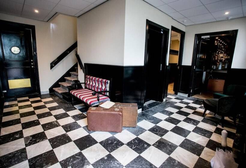 هتل In T Holt 1654