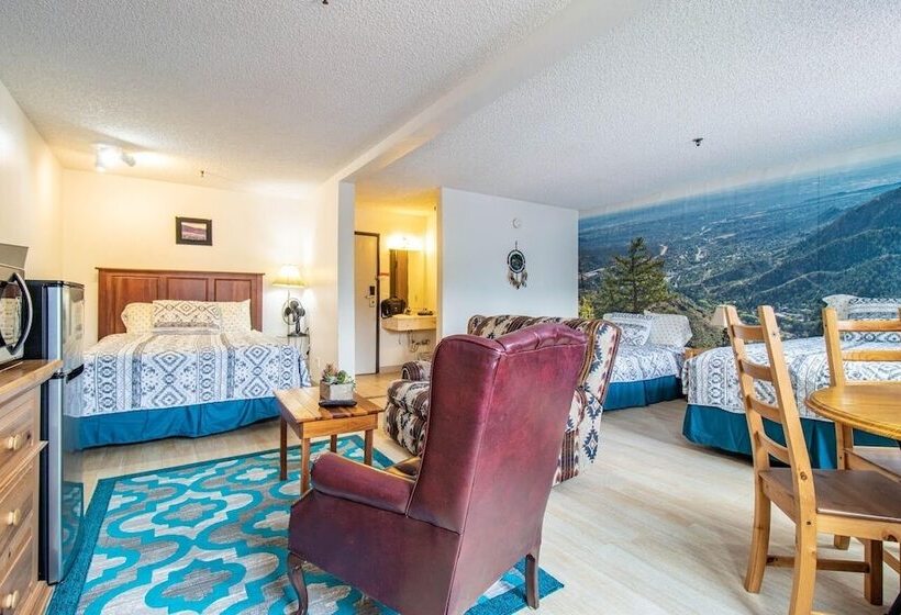 فندق Manitou Cog Lodge Inc Dba Manitou Inn