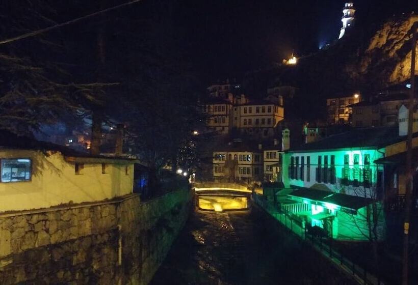 בית מלון כפרי Muderrisler Evi