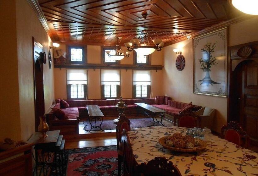 ホテル Muderrisler Evi