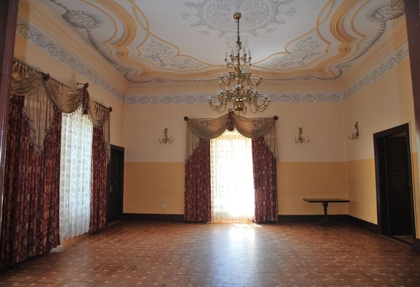 בית מלון כפרי Palac W Czyzowie Szlacheckim