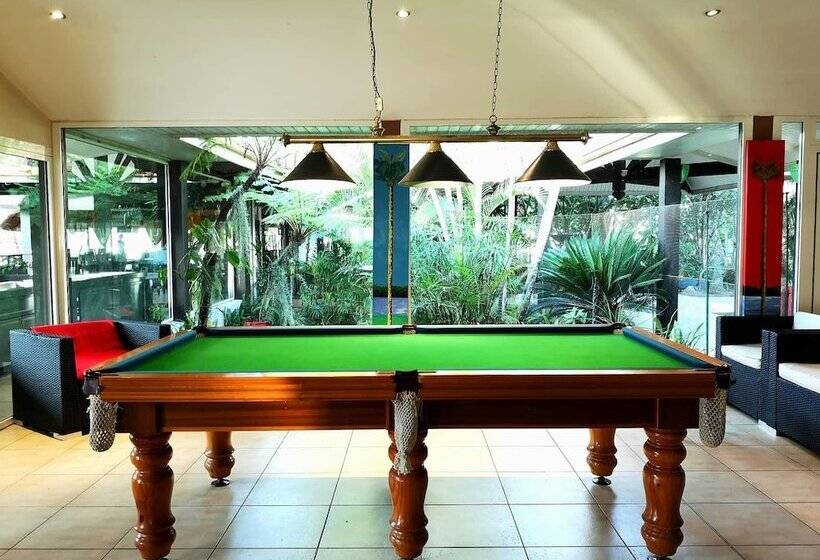 هتل Rivland Resort