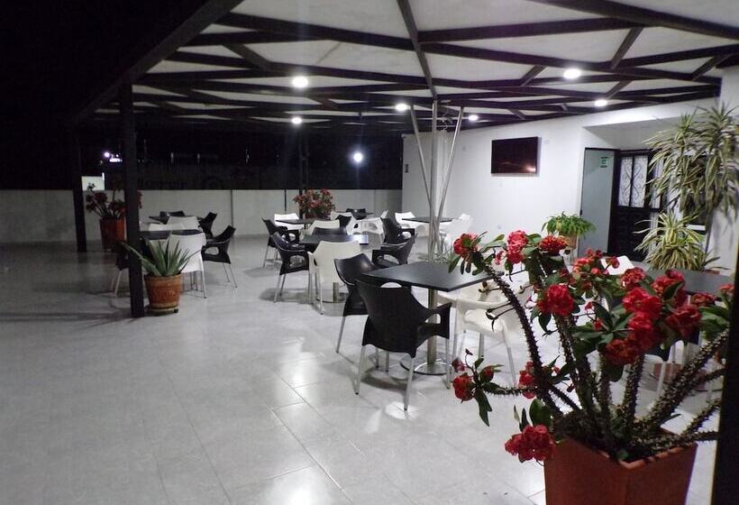 هتل Santa Clara Ocaña