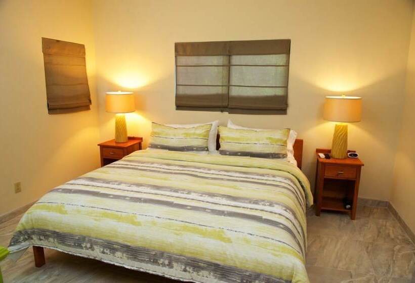 ホテル Seaglass Cottage 1st Level