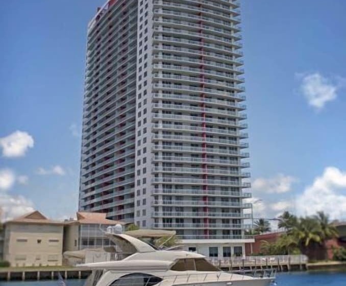 فندق Stunning Ocean & Bay View Residence 1 Bed 1 Bath @ Beachwalk