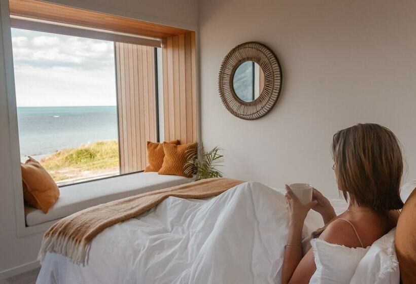 هتل Tatapouri Bay