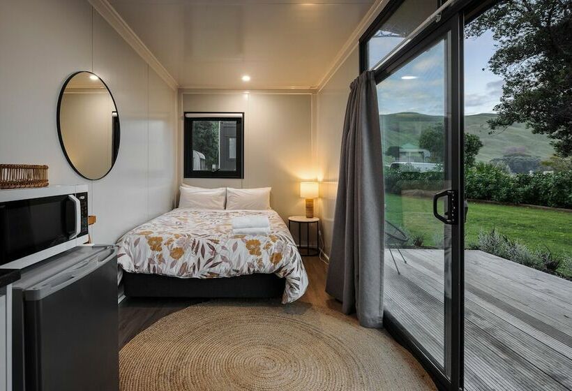 هتل Tatapouri Bay