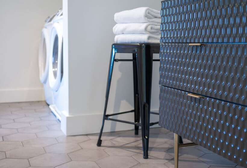 فندق The Inn Downtown: A Boutique Apartment