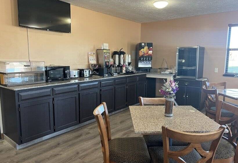 فندق Victorian Inn