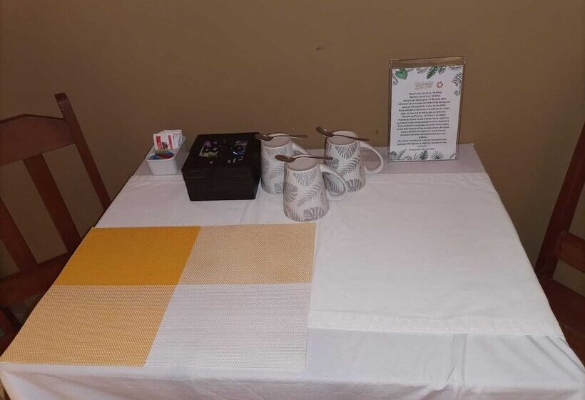 בית מלון כפרי Village Del Sol