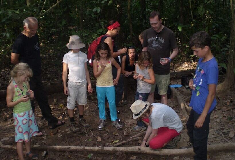 Inotawa Expeditions Amazon House Hostel