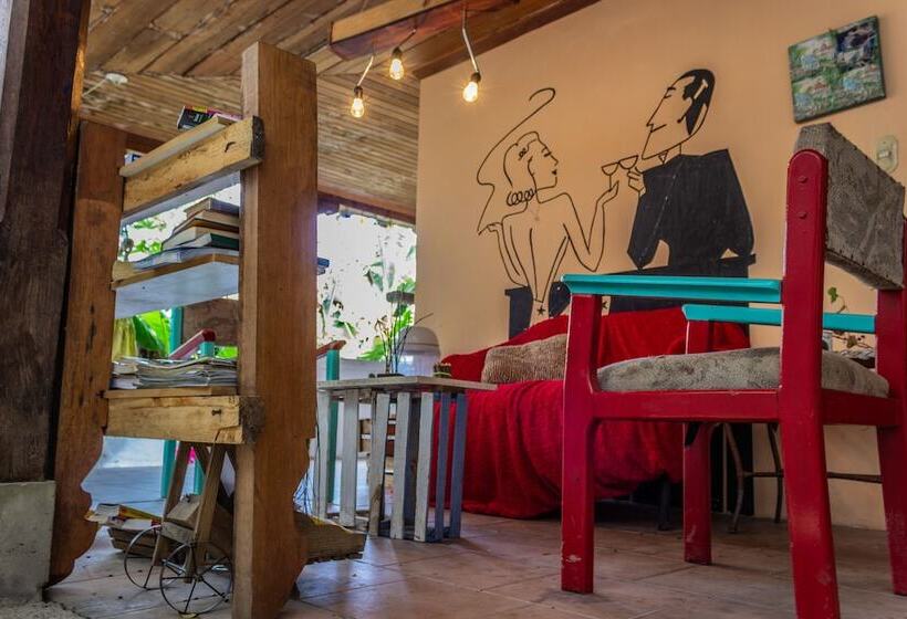 La Casa De Matilda   Hostel