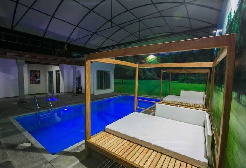 فندق على الطريق Honey Moon