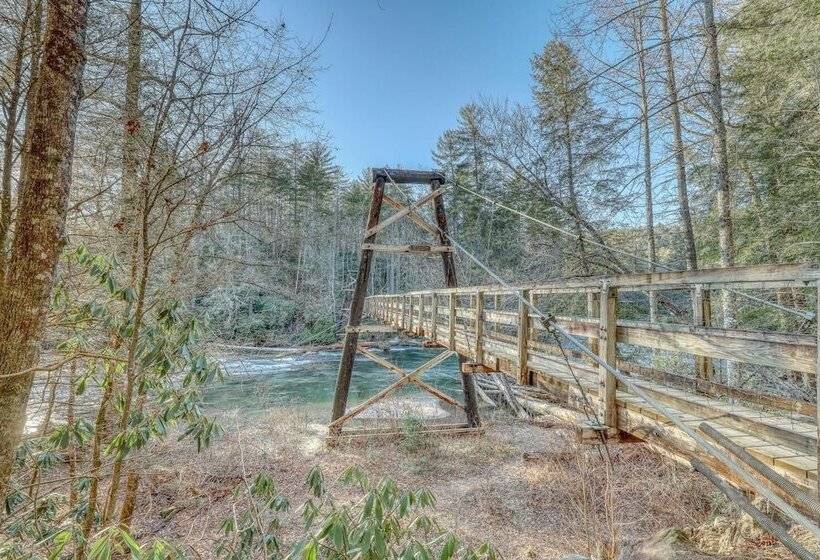 Paradise Lodge