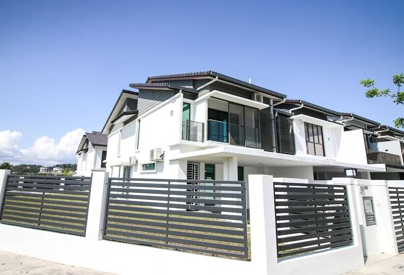 פנסיון Alheri Austin Johor