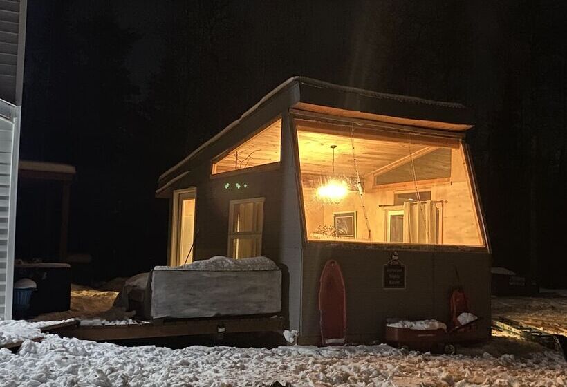 بنسيون Aurorian Nights Resort