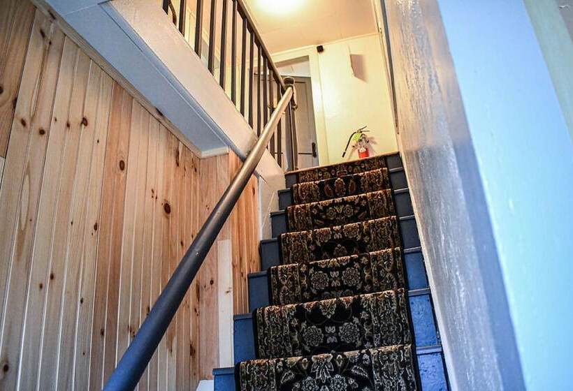 펜션 Brook Road Inn