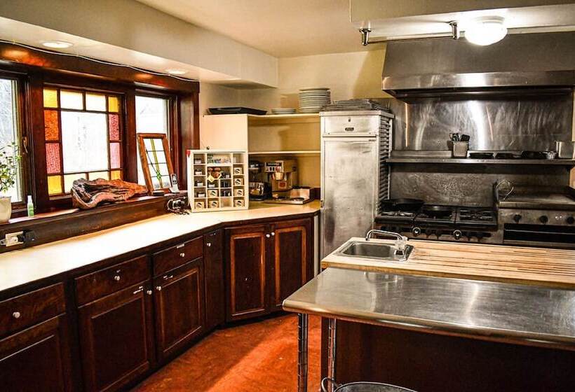 펜션 Brook Road Inn