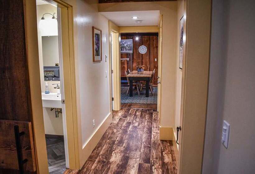 펜션 Brook Road Inn