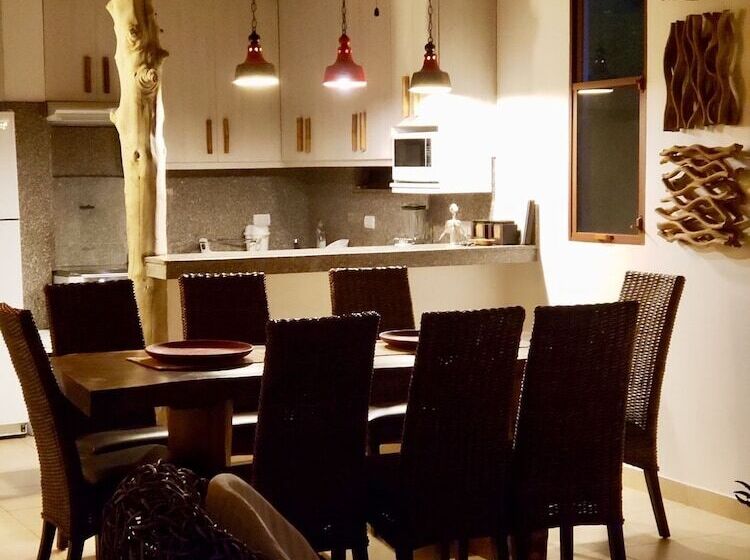 پانسیون Casa Ayangue