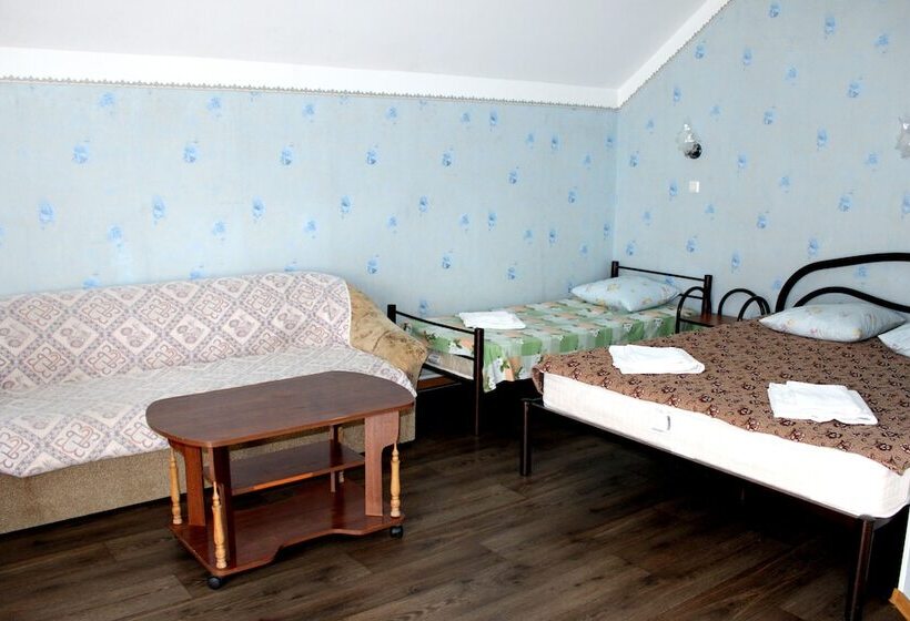 ペンション Lazur Guest House