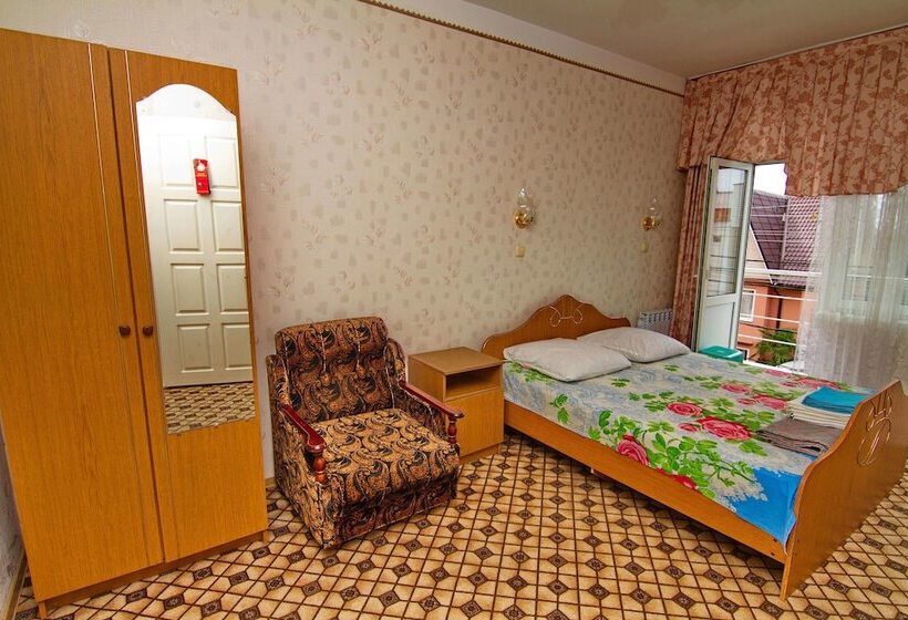 펜션 Lazur Guest House