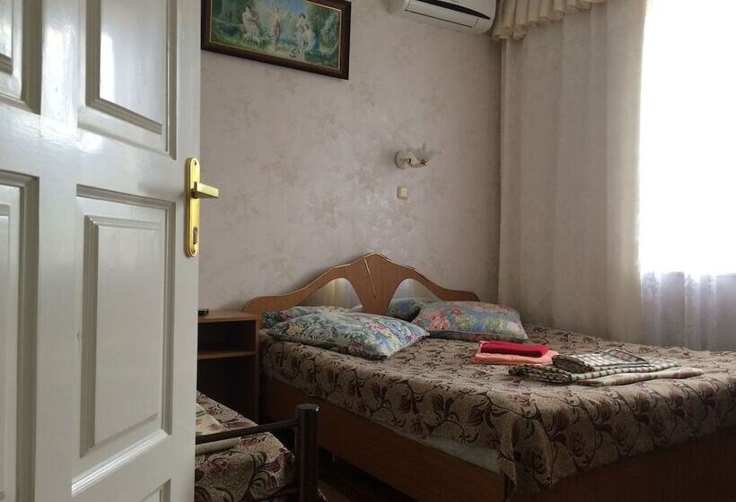 펜션 Lazur Guest House