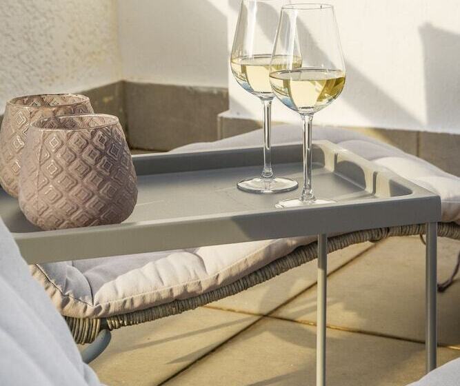 פנסיון The Coolest Loft & Terrace Varkiza Sv