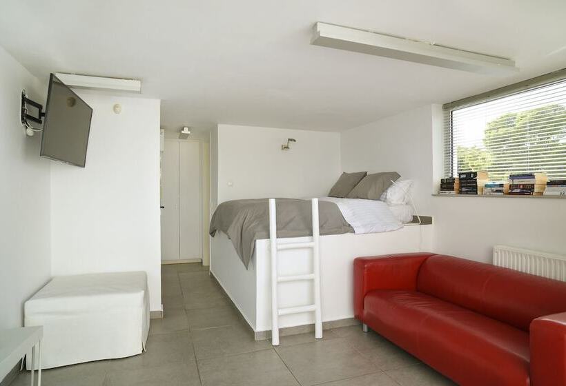 פנסיון The Coolest Loft & Terrace Varkiza Sv