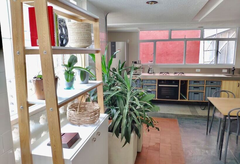 ペンション The Milagro Guest House