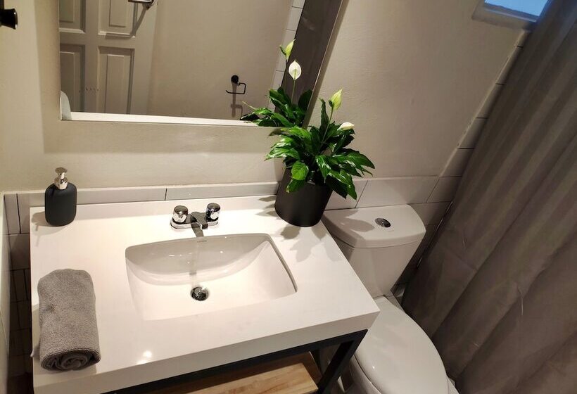 ペンション The Milagro Guest House